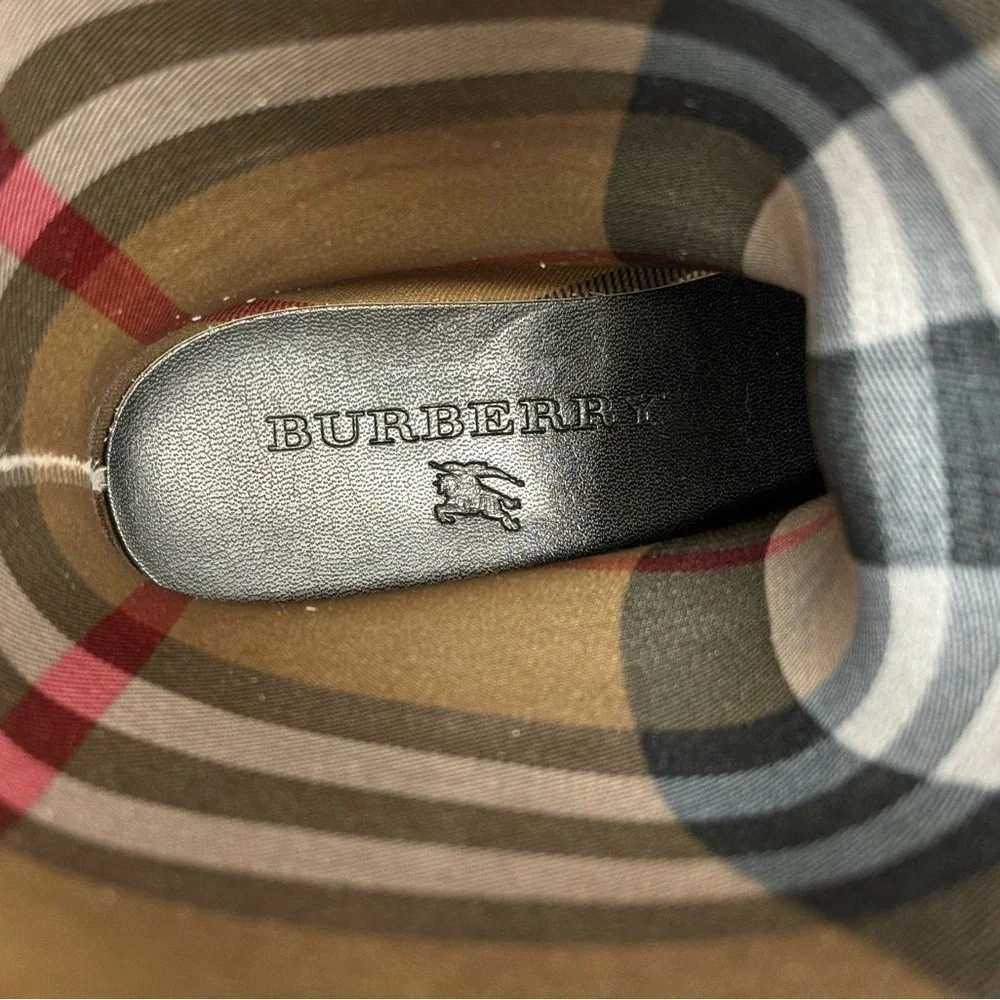 Burberry Black Check Buckle Rain Boots - Iconic Style Meets Functionality - Picture 5 of 7